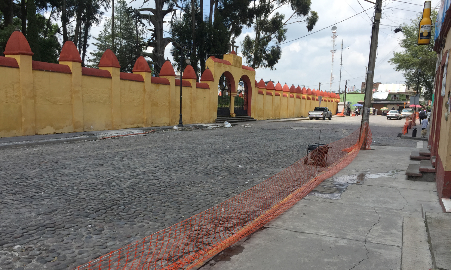 Renovación de calles alrededor de la iglesia en el Centro de Zinacantepec